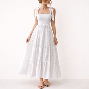 LILLY PULITZER Size Medium Resort White Rivera Smocked Midi Dress High-Low Hem